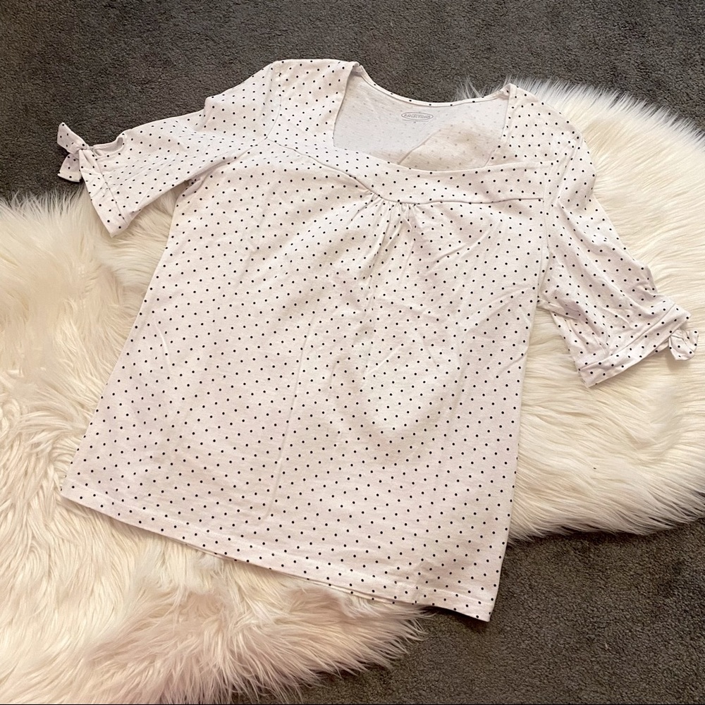White and black polka dot t-shirt